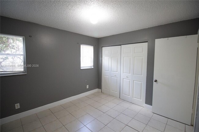 Foto del edificio - 825 SW 10th St