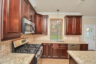 Building Photo - 20210 Black Canyon Dr