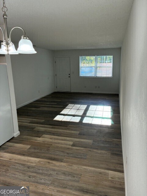 Building Photo - 605 Ab Douglas Dr