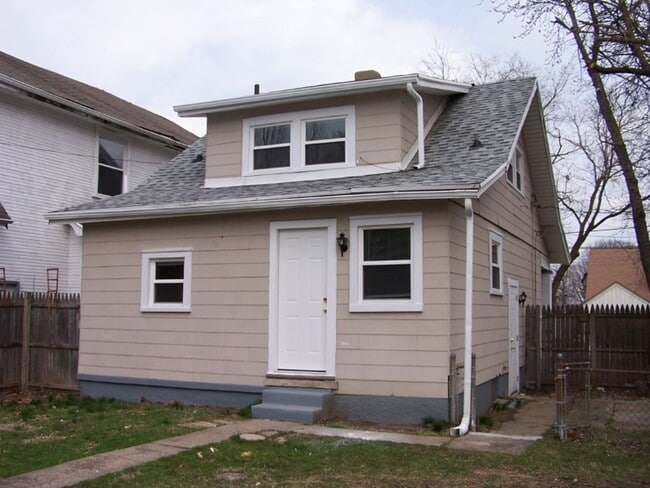 Building Photo - 3712 Wayne Ave 2BR/1BA (Dayton)