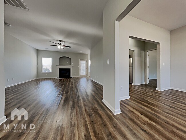 Foto del edificio - 120 Ashton Bluff Cir