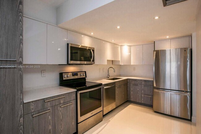 Foto del edificio - 3701 N Country Club Dr
