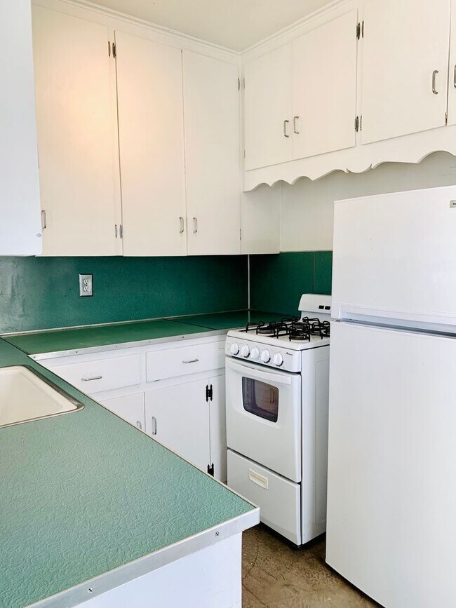 Foto del edificio - MOVE-IN SPECIAl: Charming 1BD 1BA Cottage ...