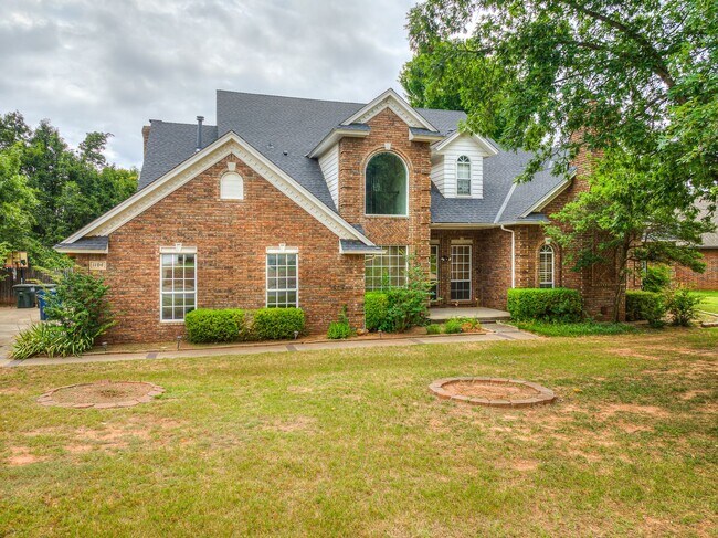 Foto del edificio - Spacious Home + East Edmond + 4 bedrooms + Fox Lake