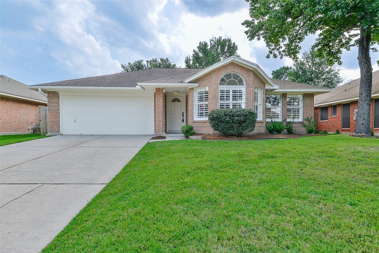 Primary Photo - 2306 Sherwood Hollow Ln