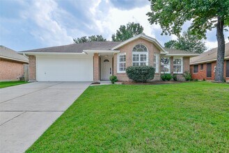 Building Photo - 2306 Sherwood Hollow Ln