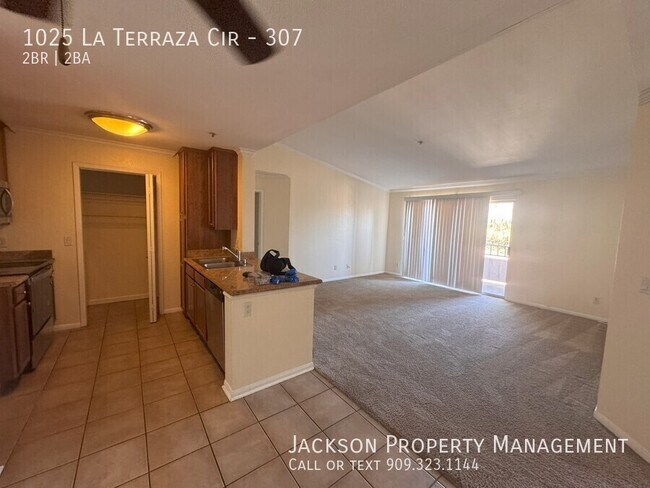 Building Photo - 1025 La Terraza Cir
