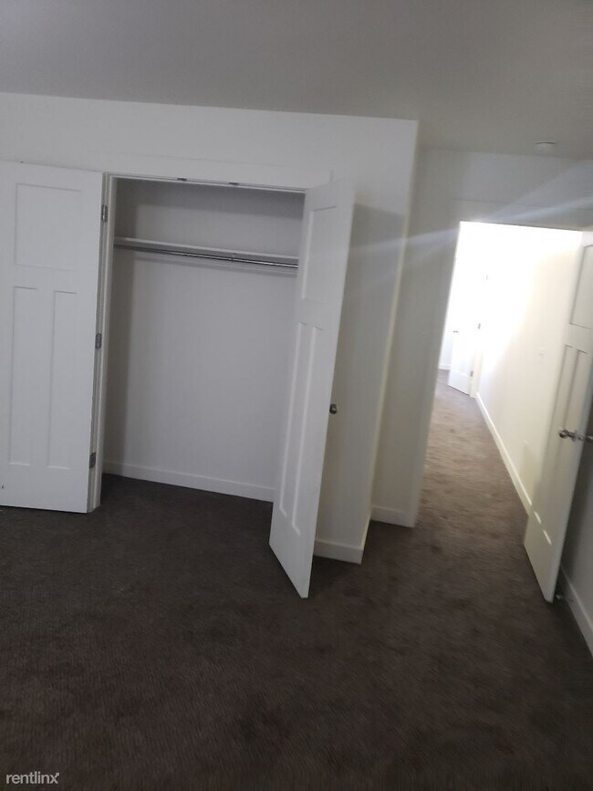 Foto del edificio - 3 br, 2.5 bath Townhome - 67 East 700 Nort...