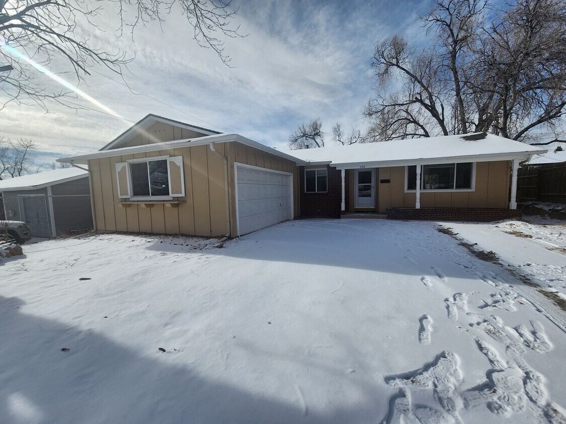 Primary Photo - Stunning 3 Bed 2 Bath Home Near Prospect Lake
