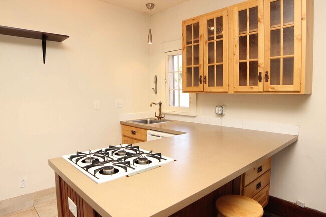 Foto del edificio - 637 Mathews St