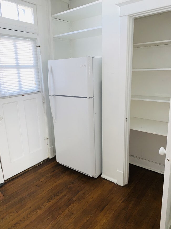 Building Photo - 1107 Bellevue