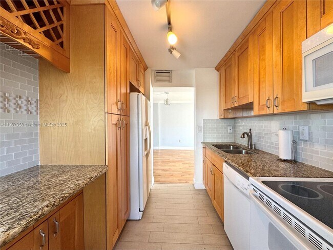 Foto del edificio - 1300 Alton Rd