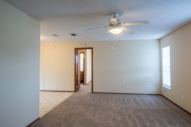 Foto del edificio - Move-In Ready 3-Bedroom, 2-Bathroom Rental...