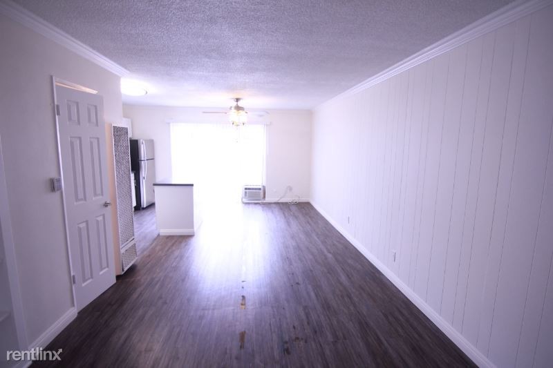 Primary Photo - 109 N Normandie Ave