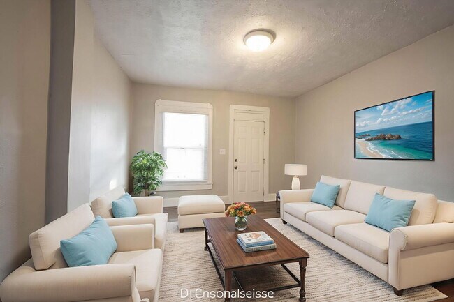 Foto del edificio - Charming 2-Bedroom Duplex in Indianapolis ...