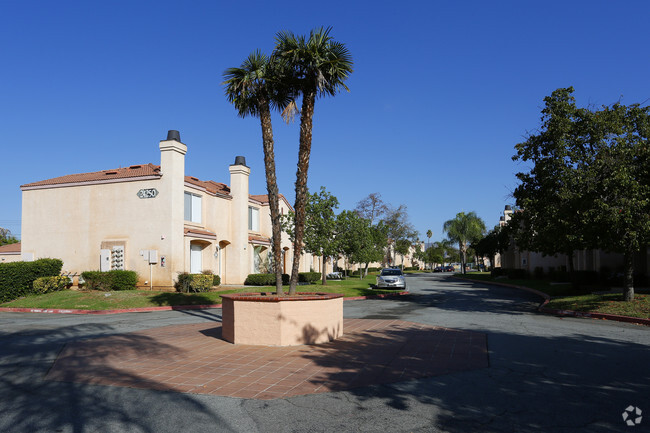 Building Photo - Palos Verdes Townhomes