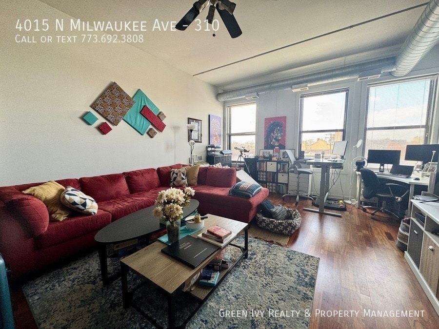 Primary Photo - 4015 N Milwaukee Ave