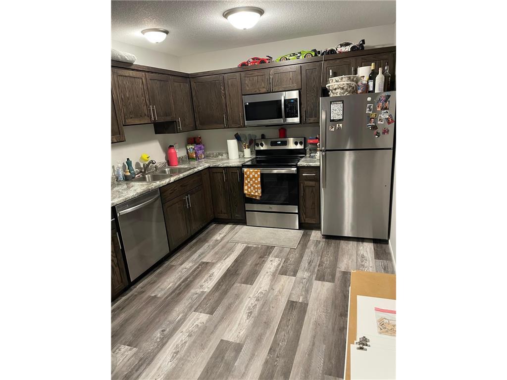 Foto principal - 553 Lemon St N