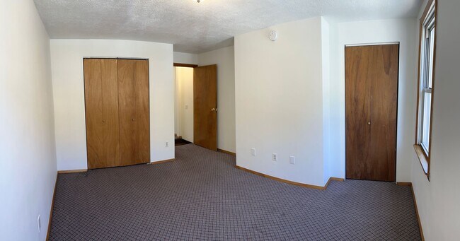 Photo - 811 Evergreen Ave Apartment