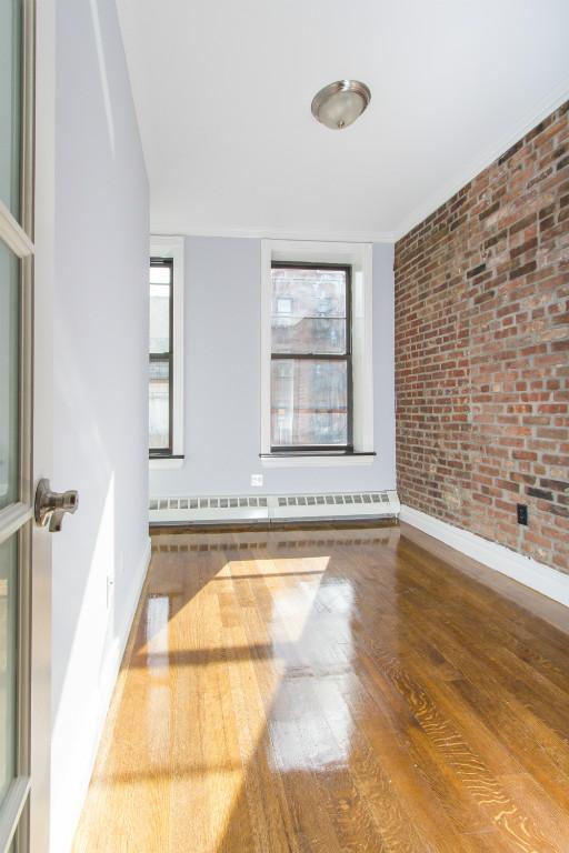 Building Photo - 219 E 28th St