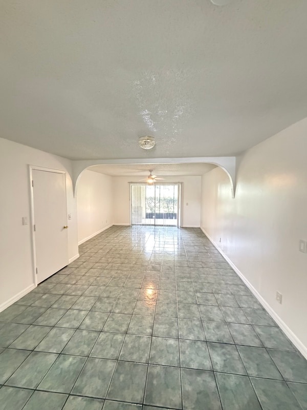 Building Photo - 519 E San Sebastian Ct