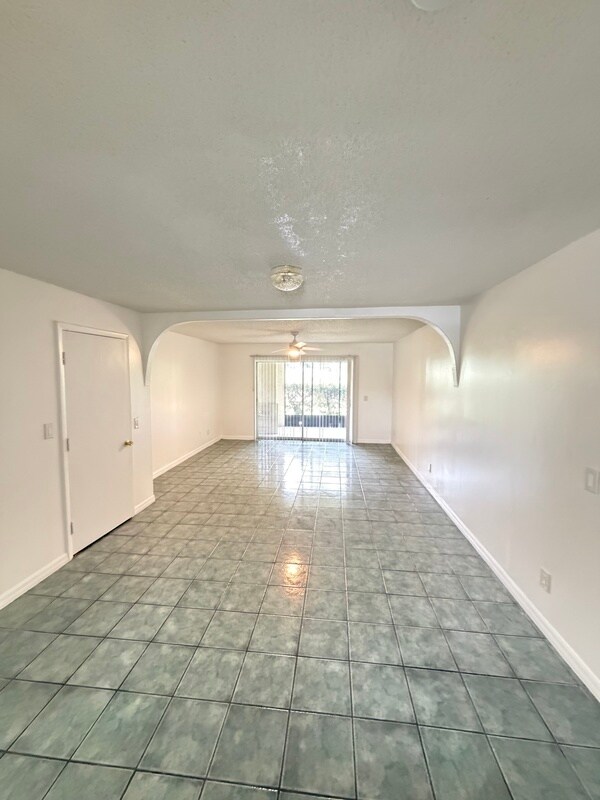 Foto del edificio - 519 E San Sebastian Ct