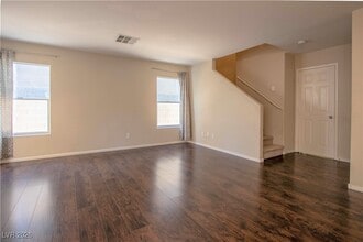 Building Photo - 1139 Orchard View St