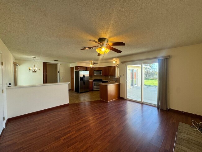 Foto del edificio - Southwest 4 bedroom with Solar