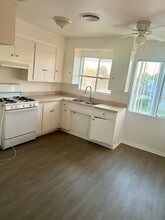Building Photo - 2501 Bishop Dr