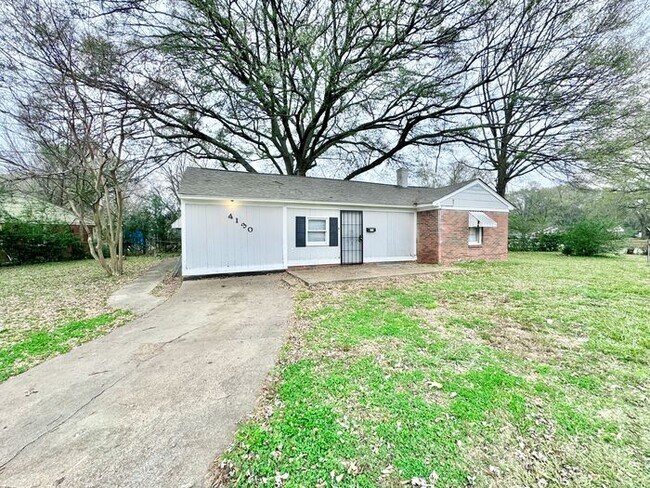 Photo - 4130 Pikes Peak Ave House