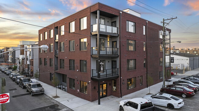 Building Photo - Cobblestone Lofts