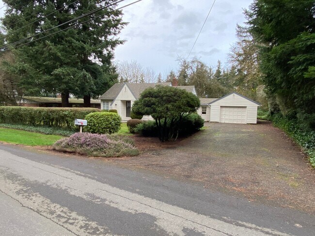 Building Photo - 10865 SW Butner Rd