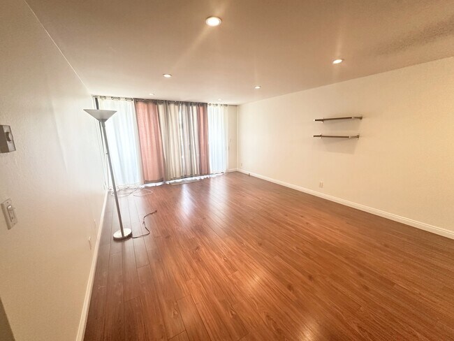 Building Photo - 7740 Redlands St