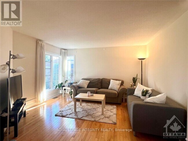 Building Photo - 106 Cedar Valley Dr