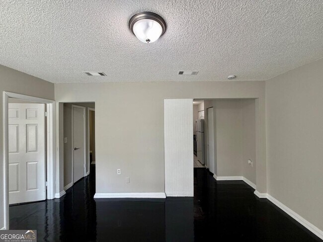 Foto del edificio - 230 Rosser St SW