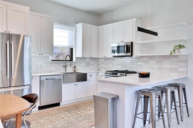 Foto del edificio - 2105 Pennsylvania Ave