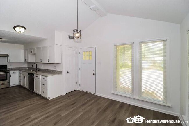 Foto del edificio - Newly Renovated Spacious Home