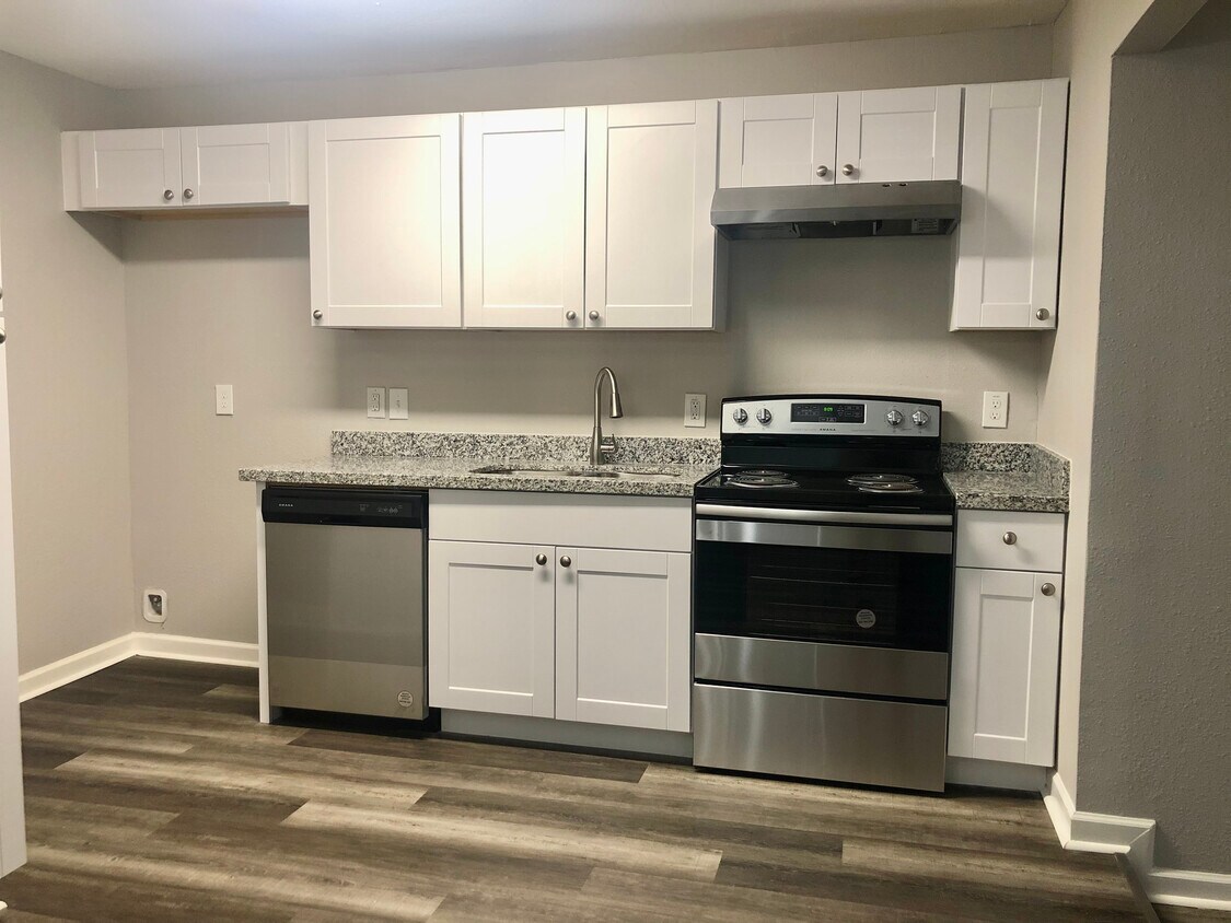 Foto principal - 1104 Southampton Dr