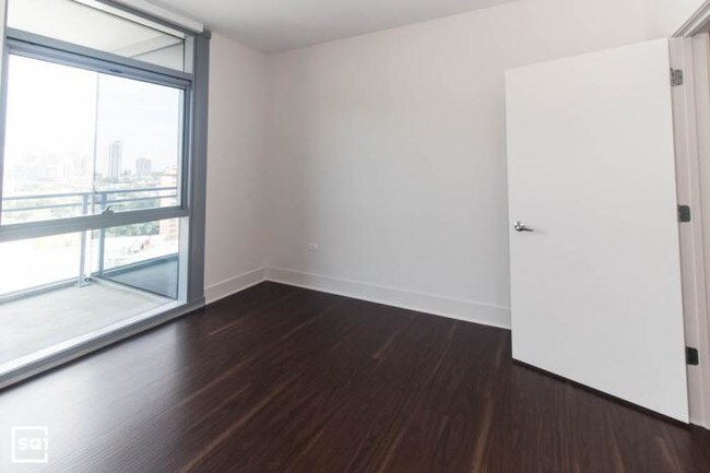 Building Photo - 0 bedroom in Chicago IL 60642