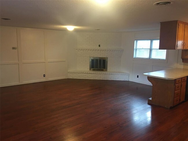 Building Photo - 1028 Black St