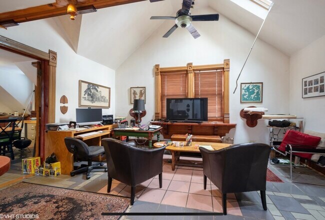 Foto del edificio - 1046 W Barry Ave