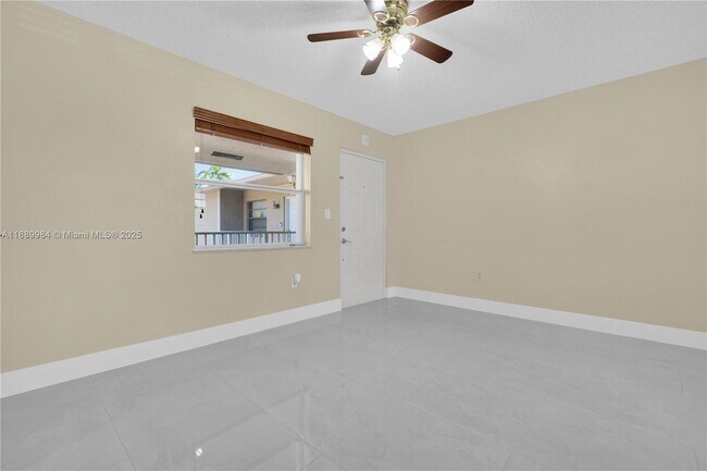 Foto del edificio - 2560 W 60th St