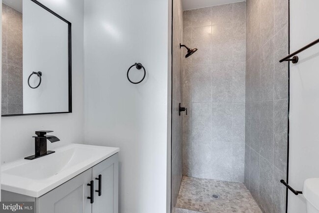 Building Photo - 3842 Fairmount Ave