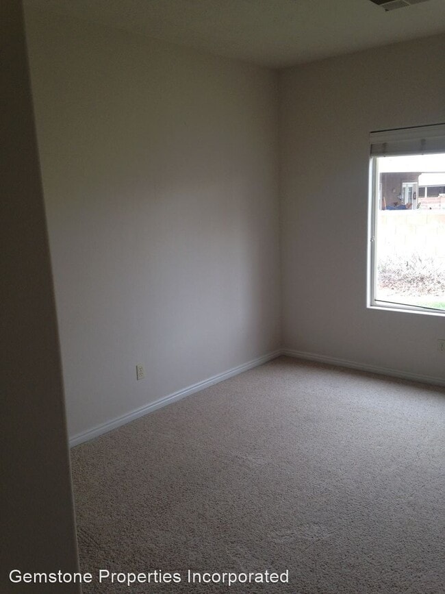 Foto del edificio - 3 br, 2 bath House - 2668 W. 510 N.