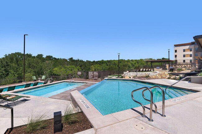 Building Photo - Cadena at the Falls