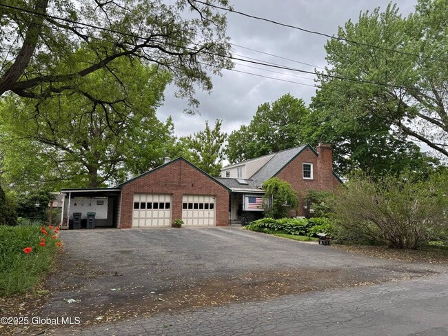 Building Photo - 1366 Helderberg Ave