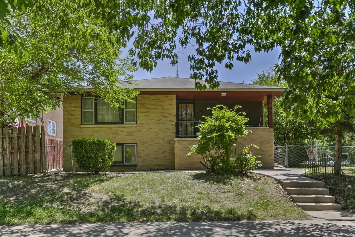 1013 A St, Lincoln, NE 68502 Apartments in Lincoln, NE