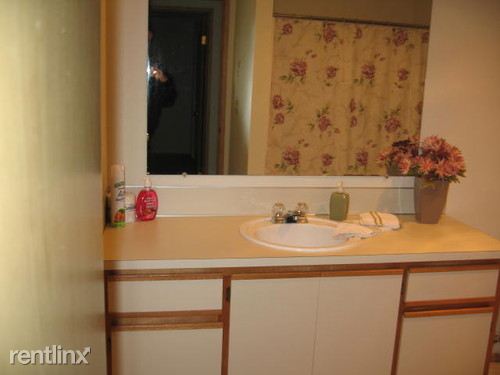 Building Photo - 4427 Satter Dr NE
