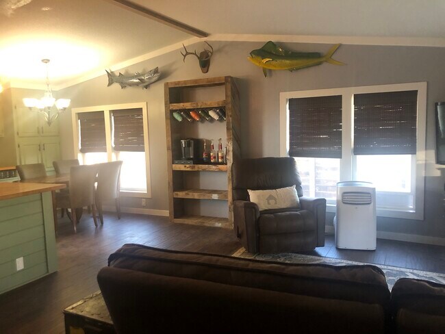 Foto del edificio - 260 NW Golden Hills Dr