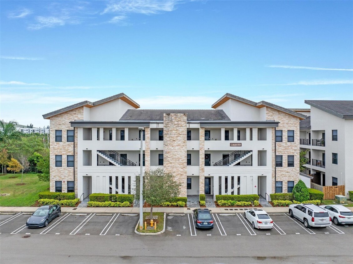 Foto principal - 8055 NW 104th Ave